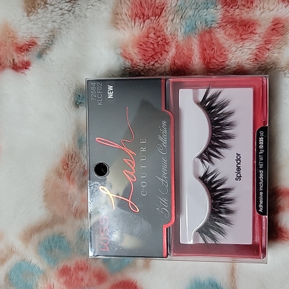 Lash couture 5th Avenue collection splendor with adhesive included